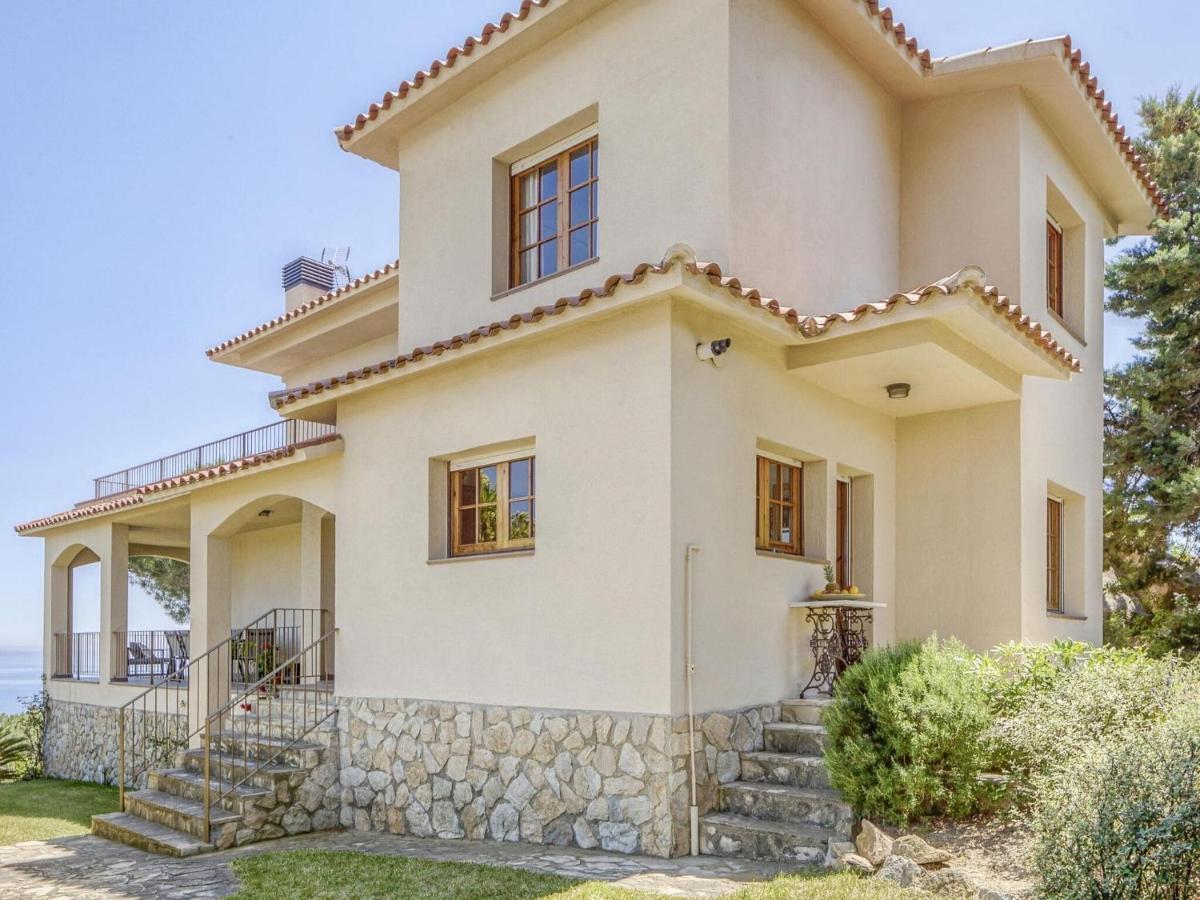 Belvilla By Oyo Villa In Arenys De Mar With Pool Kültér fotó